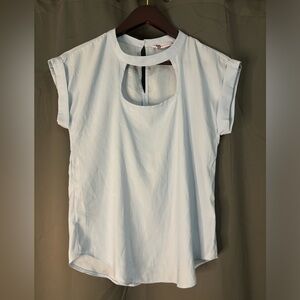 📦5/$25📦 Light Blue Women’s Keyhole Blouse, Size XS